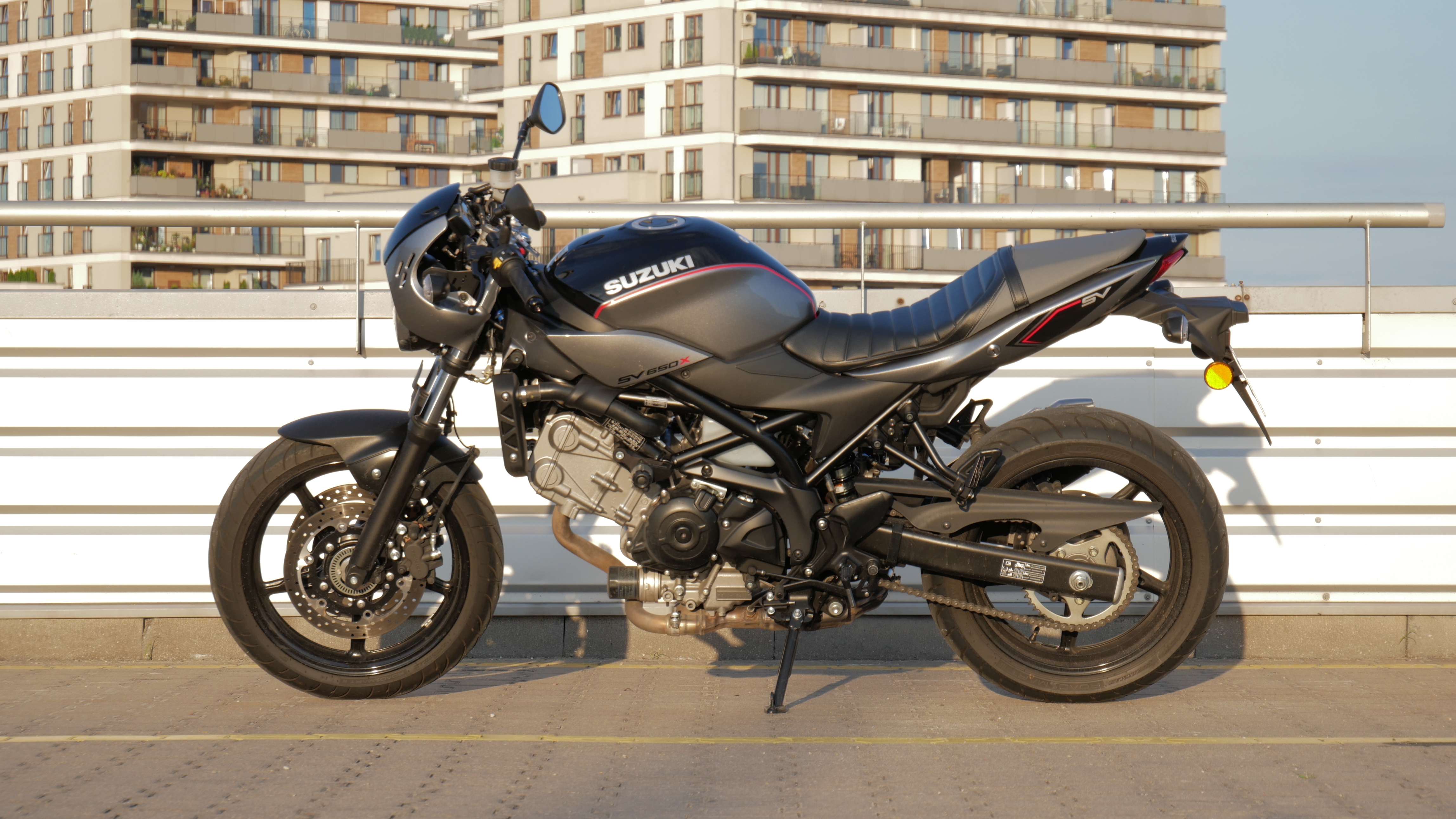 Suzuki SV650X Cafe Racer / fot. Łukasz Kuźmiuk