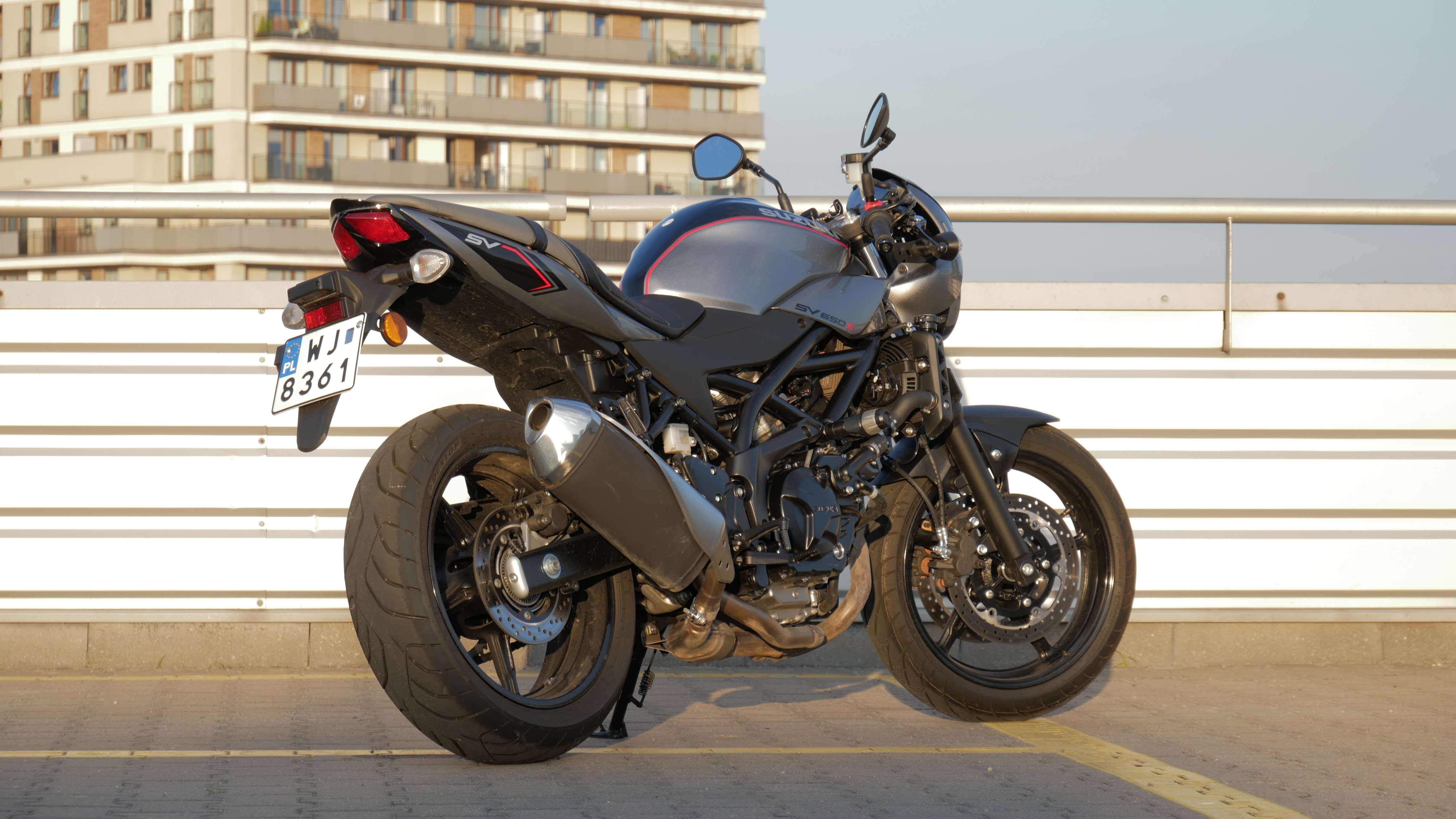 Suzuki SV650X Cafe Racer / fot. Łukasz Kuźmiuk