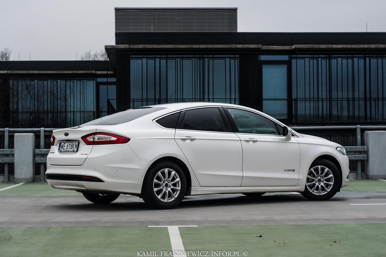 Ford Mondeo HEV hybryda 