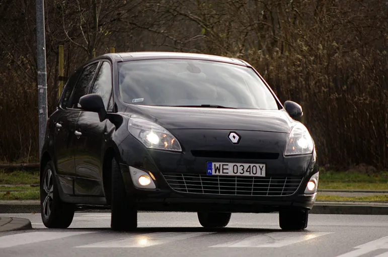 Renault Grand Scenic przód fot. Maciej Medyj