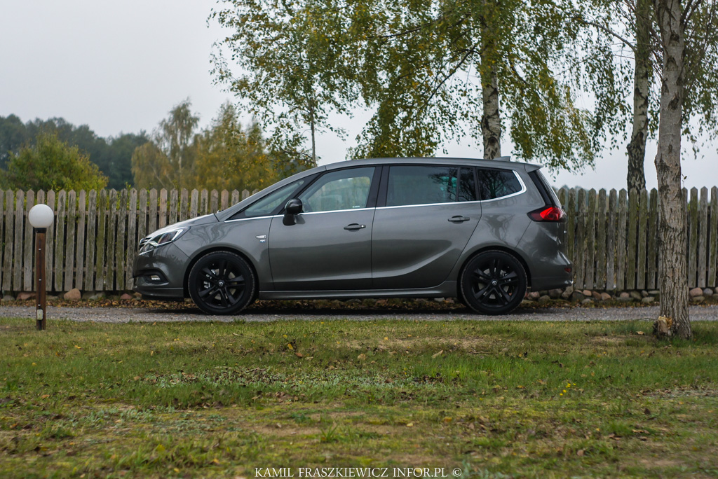 Opel Zafira II facelifting 2017