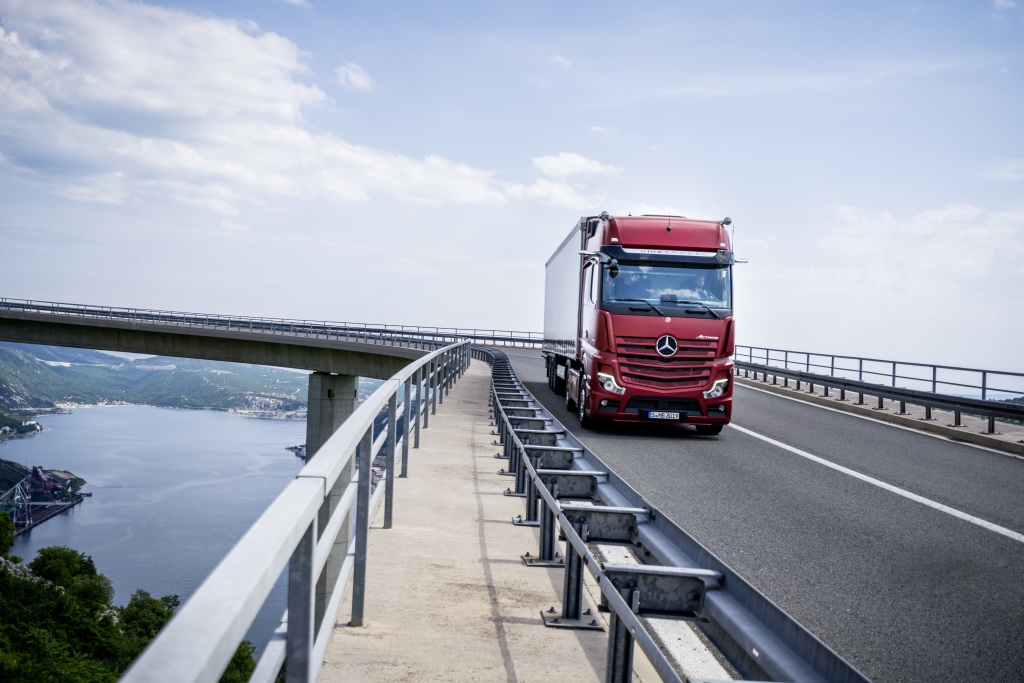 Mercedes-Benz Actros, ciężarówka, samochód ciężarowy