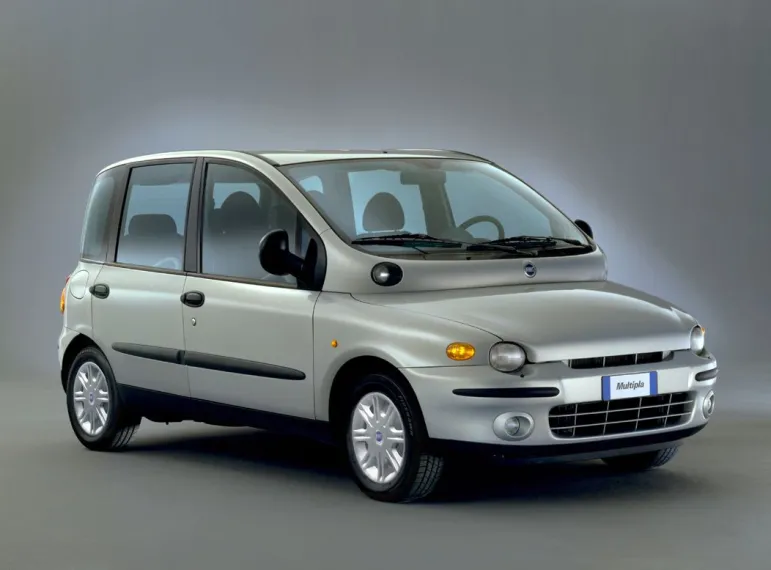 Fiat Multipla - zestawienie żarówek we wszystkich generacjach modelu / fot. Fiat