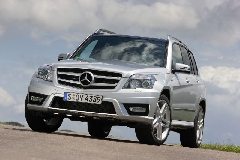 Do końca września 2011 r. każdy nowy Mercedes klasy GLK jest objęty aż pięcioletnią gwarancją, która w przypadku odsprzedaży auta - przechodzi na następnego właściciela fot. Mercedes