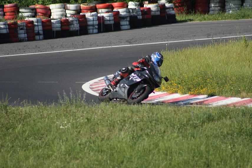 Yamaha YZF 600 R Thundercat na torze wyścigowym