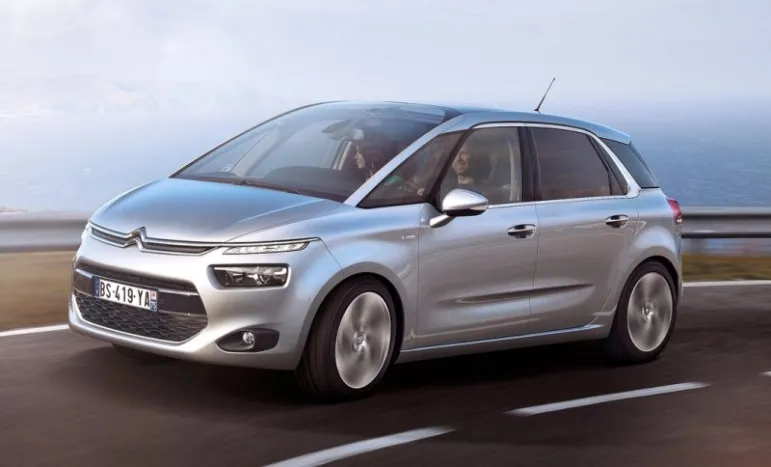 Citroen C4 Picasso dostępny będzie już od 59 900 zł. Podstawowy silnik ma pojemność 1,6 l i moc 120 KM. 0 -100 km/h przyspiesza w 13,7 sekundy.