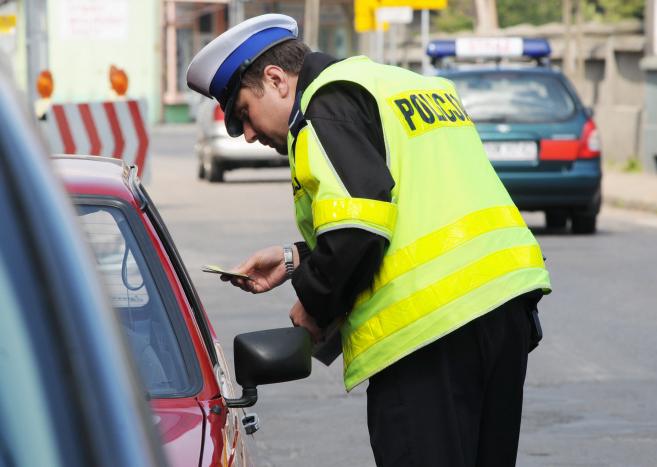 Mandat gotówkowy nałożony przez Policję. /Fot. Fotolia