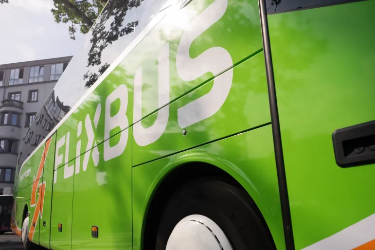 FlixBus wydłużył kalendarz i umożliwił pasażerom podróżowanie w pojedynkę