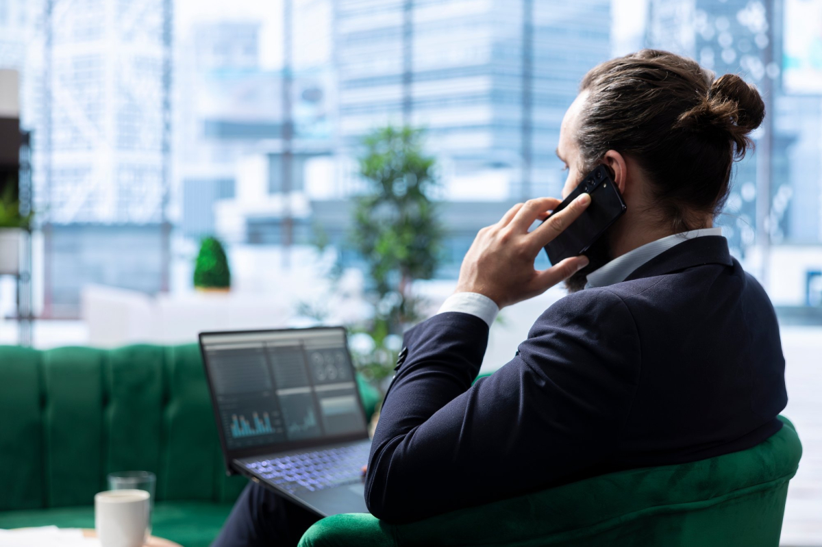 Jak neuroprzywództwo wspiera odporność lidera finansów w czasach niepewności