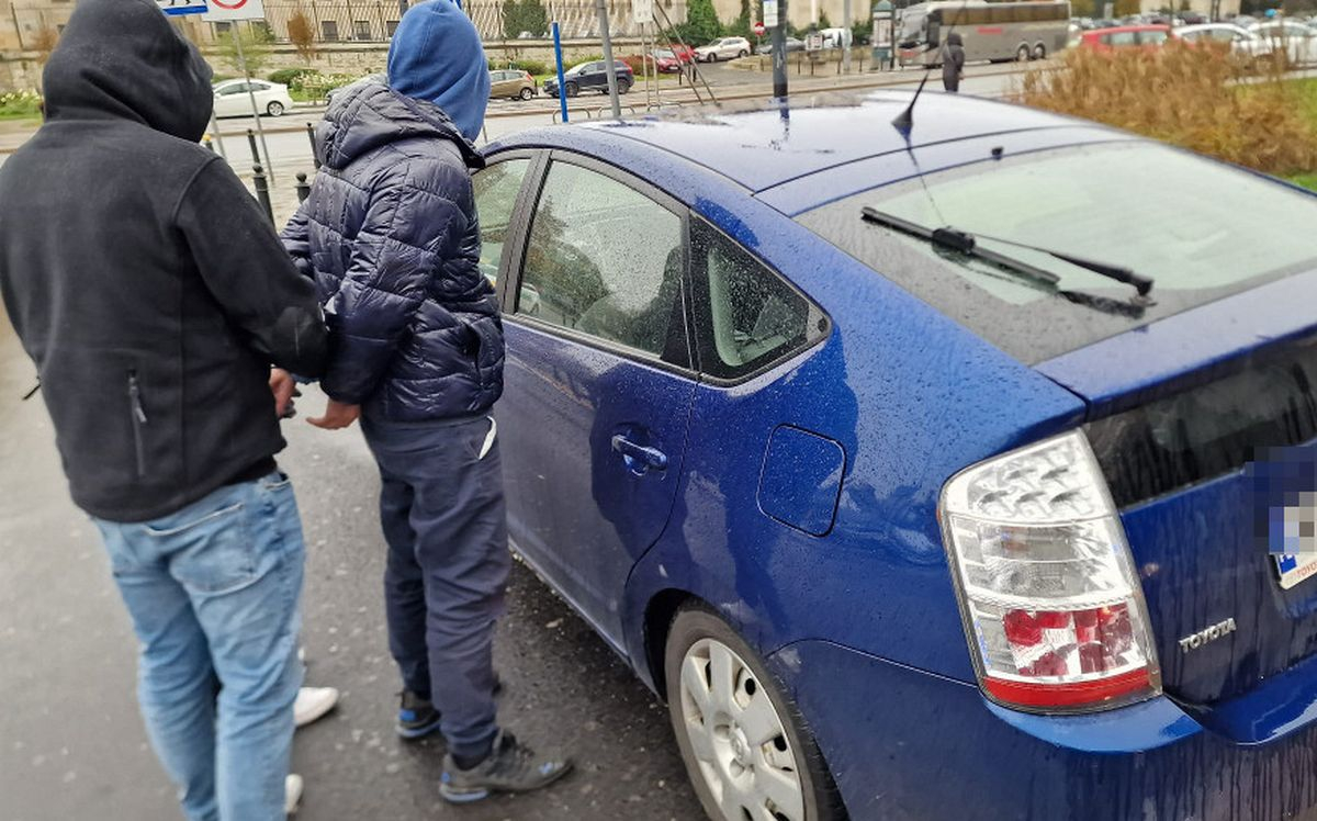 Kontrole aut w Warszawie. Mandaty na 24 tys. zł za nielegalny przewóz pasażerów