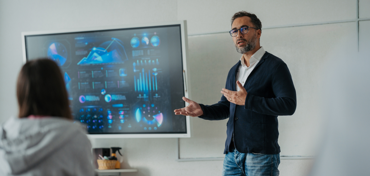 Czy wynagrodzenie nauczyciela finansowane ze środków unijnych jest uwzględniane przy obliczaniu trzynastki