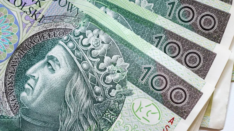 300 złotych pieniądze banknoty świadczenie sołtysi jagiełło renta socjalna dodatek dopełniający