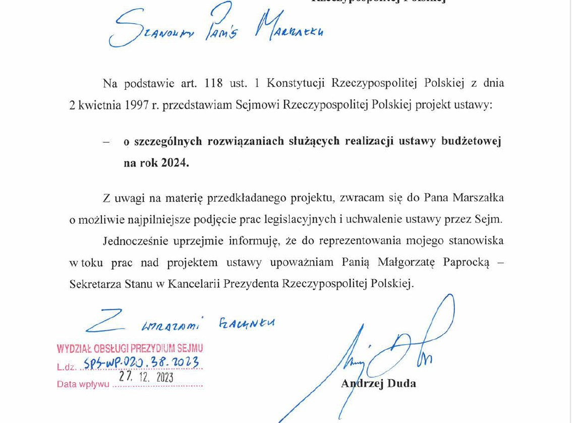 Podwyżki dla nauczycieli, policjantów, żołnierzy zachowane. Projekt prezydenta RP w Sejmie [ustawa w PDF]