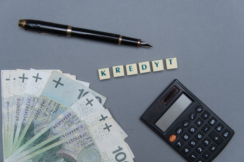 Zamiana WIBOR na WIRON w umowach kredytowych. Aneks do umowy już teraz czy lepiej poczekać na rozporządzenie?