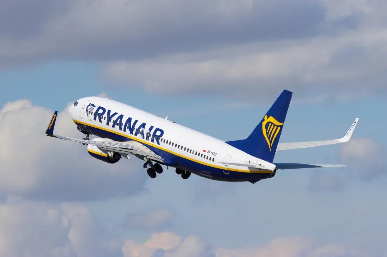 samolot linie lotnicze lotnictwo niskosztowe tanie ryanair