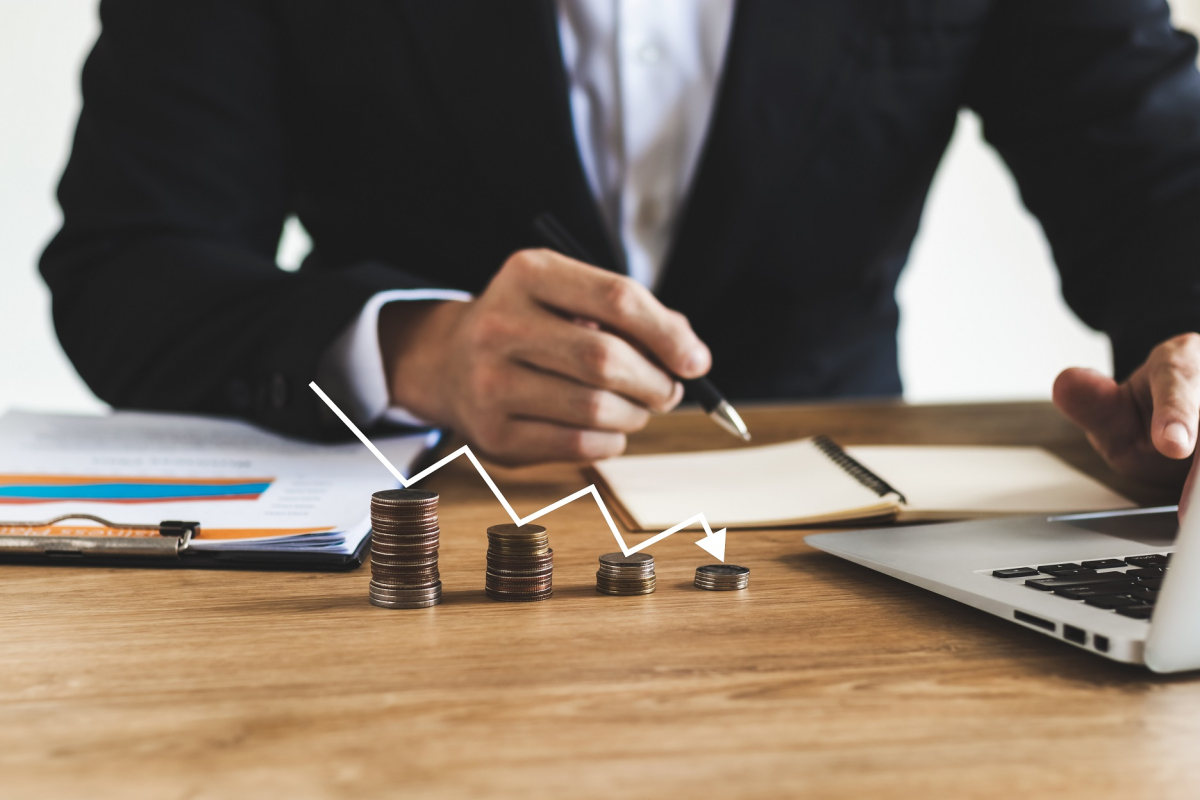 Inwestycyjna zapaść w Polsce! Przedsiębiorcy biją na alarm: Niepewność i bariery zabijają rozwój