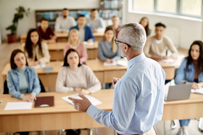 Skąd pozyskać pieniądze na studia? Jak  zarządzać swoim budżetem studenckim?