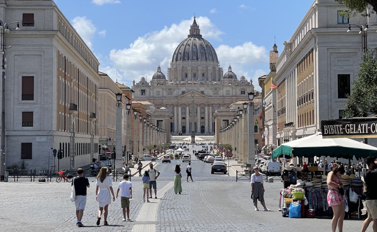 Kto nowym papieżem? Media kreują „papabile”, a Kościół przygotowuje się do konklawe 2025