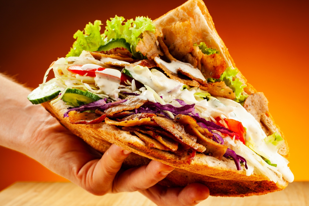 Kebab pod lupą inspekcji. Co wykazały kontrole?