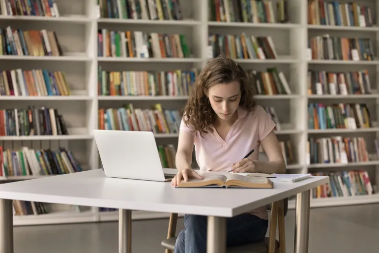 Prawo czy księgowość to trudne studia, a czy po nich są atrakcyjne zarobki