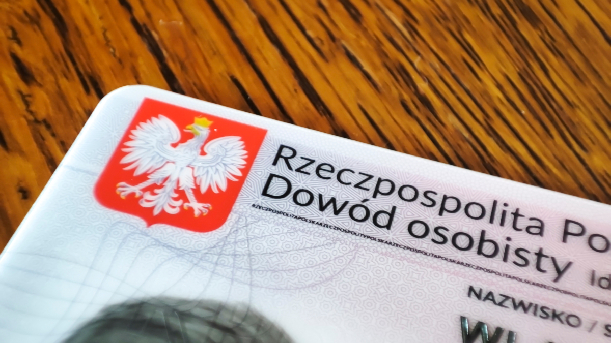 Zmiany w dowodach osobistych: dłuższy okres ważności, ułatwienia w odbiorze, lepsza ochrona praw dzieci