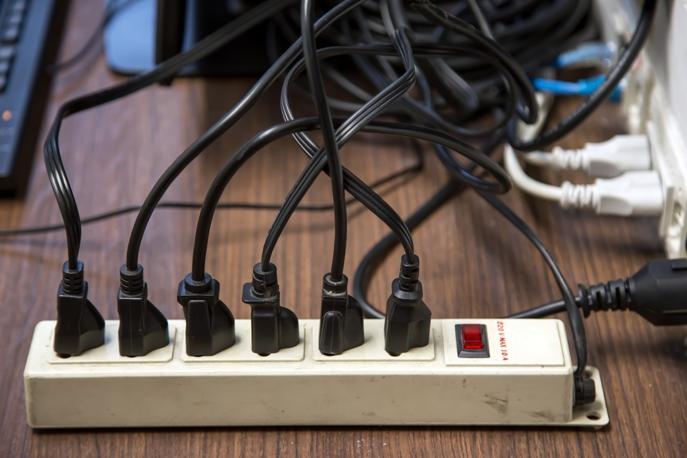 Poradnik Ministerstwa Klimatu o obowiązku oszczędzania prądu. Kalkulator