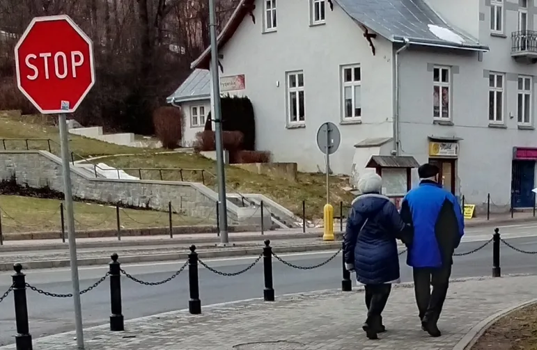 Bez odpowiedniego stażu ubezpieczeniowego nie dostanie się emerytury z ZUS innej niż groszowa