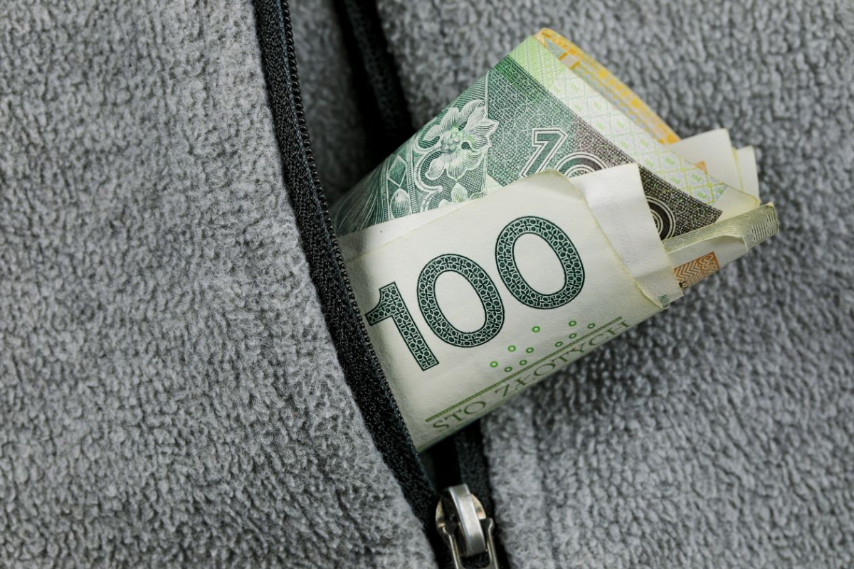 Min. edukacji B. Nowacka: 10% podwyżki dla nauczycieli. Ale ta podwyżka nie wyciśnie przelewu 500 zł z 5000 zł brutto