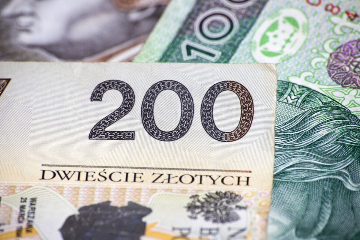 Luka w przepisach: Przy świadczeniu pielęgnacyjnym opiekunowie stracili. Będzie nowelizacja? [MOPS, ZUS]