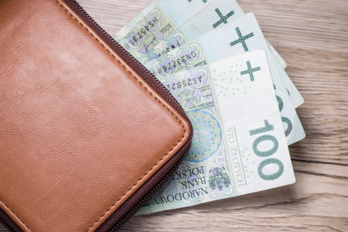 Sąd: WSA: To ZUS a nie MOPS odzyskuje zasiłek pielęgnacyjny 215,84 zł pomniejszając emeryturę