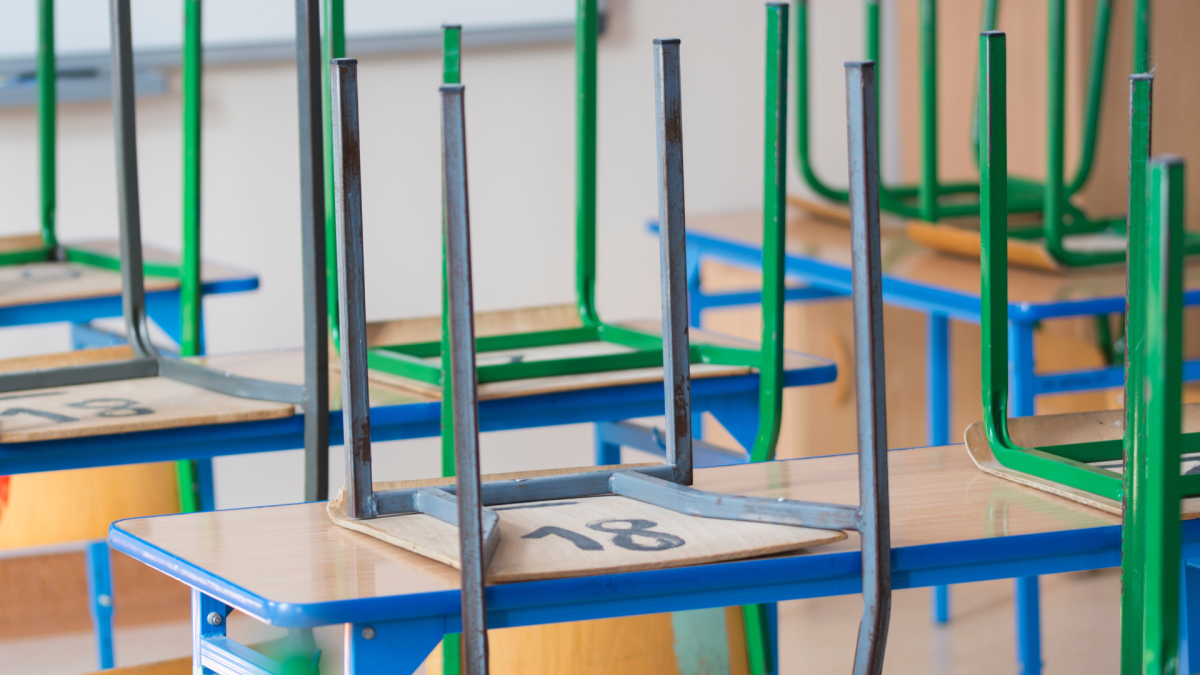 Dyrektor nie zawiesi już zajęć w szkole z powodu trudnych warunków atmosferycznych lub komunikacyjnych – „bo uprawnienia te są używane zbyt swobodnie, bez jednoznacznych merytorycznych przesłanek uzasadniających odwołanie zajęć”?