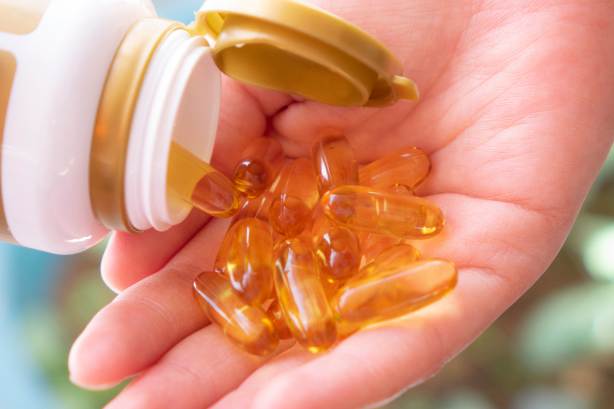 Witamina D: dlaczego 9 na 10 Polaków ma jej za mało i co z tym zrobić?