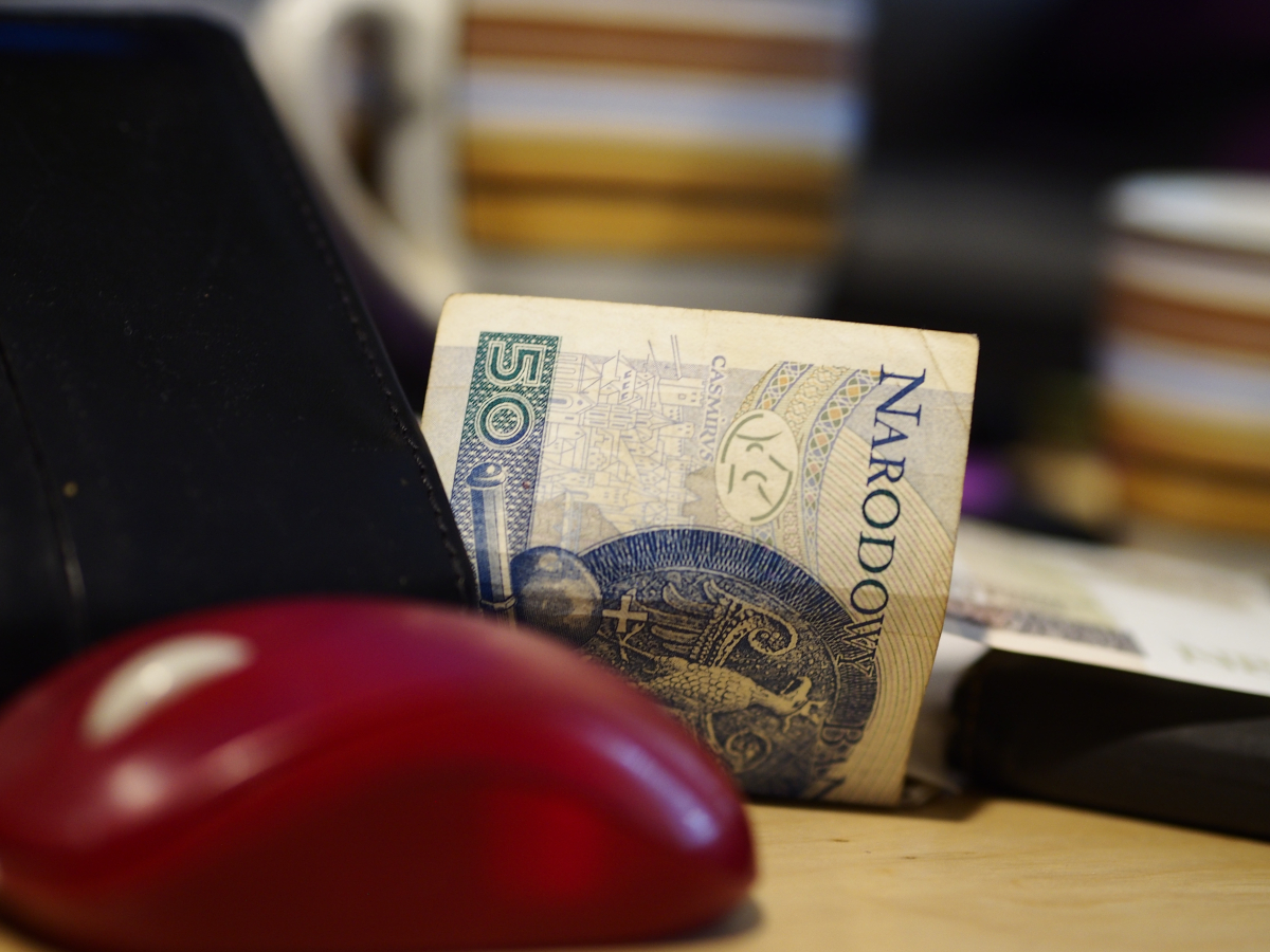 Rozczarowani świadczeniem wspierającym. Prawie trzy razy więcej ze świadczenia pielęgnacyjnego
