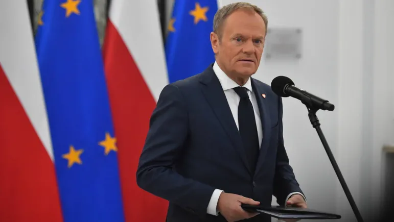 D. Tusk zrezygnował z braku wyrównania do podwyżek 20%. I dodatku do uposażeń dla policjantów, żołnierzy i celników