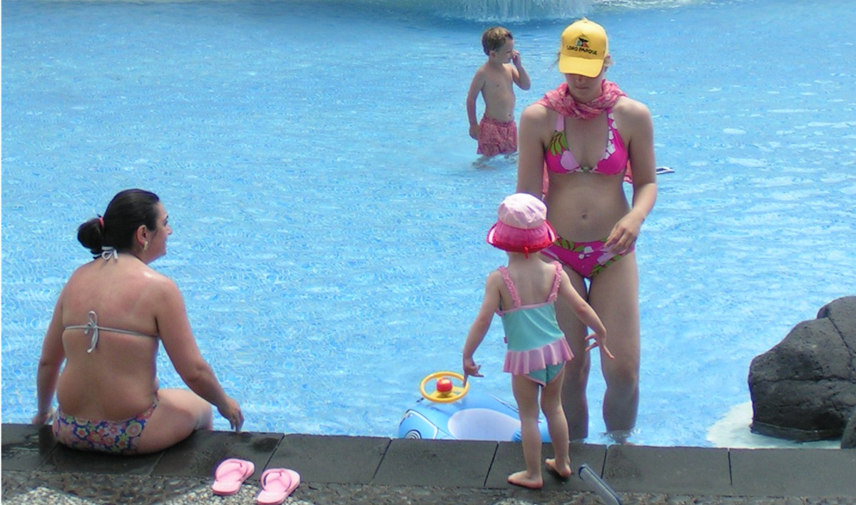 Większość Polaków chce weekendów zaczynających się już po pracy w czwartek, rząd więc powinien wprowadzić czterodniowy tydzień pracy