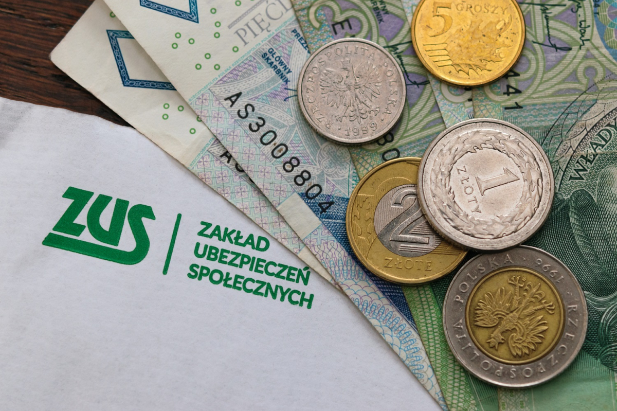 Dodatkowe pieniądze dla osób po 75. roku życia. Sprawdź, kiedy 348,22 zł wpłynie na Twoje konto