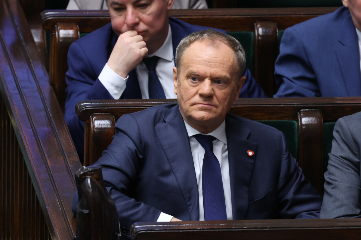 Dziura Tuska coraz większa. Czy składka zdrowotna powiększy deficyt budżetowy?