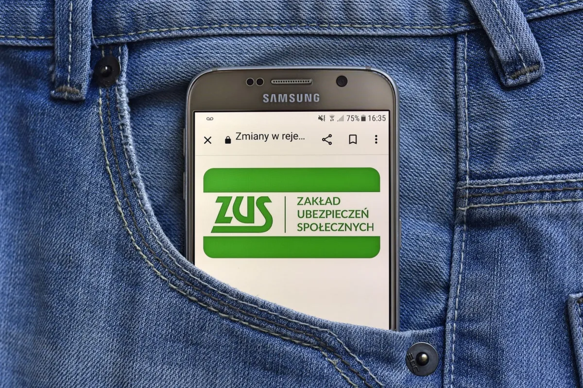 Nowe przepisy o stażu pracy. ZUS zaprasza na bezpłatne szkolenia online