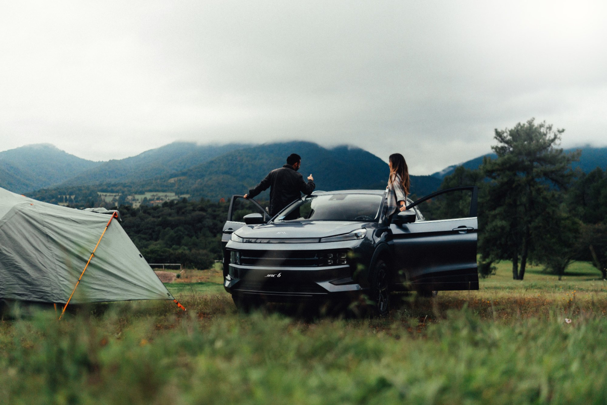 SUV JAC JS6