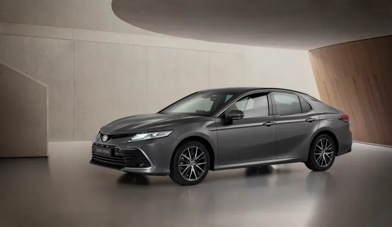 Toyota Camry 2021