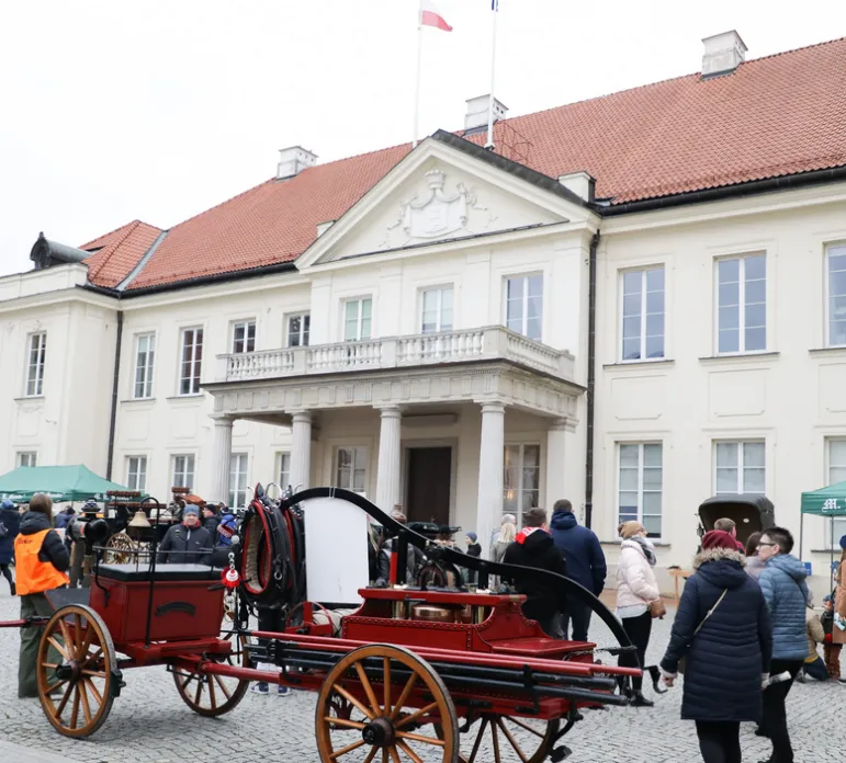 Budynek muzeum instytucja kultury senior darmowe wejścia