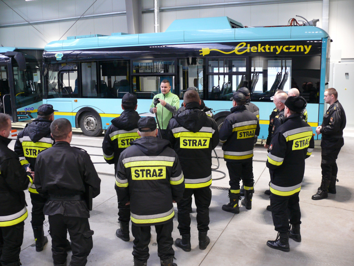 Firma Solaris przeszkoliła blisko 800 strażaków / fot. Solaris