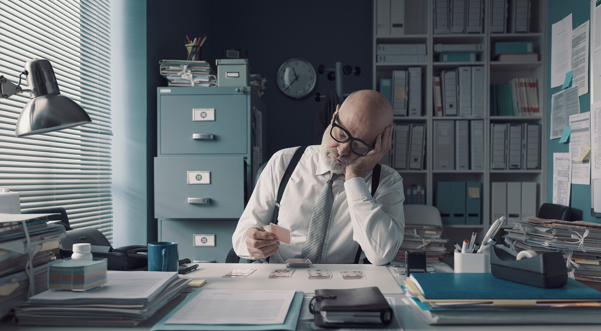 Praca społecznie bezużyteczna – tak znaczna część pracowników postrzega swoją pracę