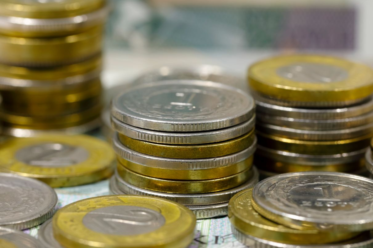 Ryczałt: W tym roku wcześniej rozliczasz końcówkę 2023 r., później składasz PIT-28 za 2023 r.