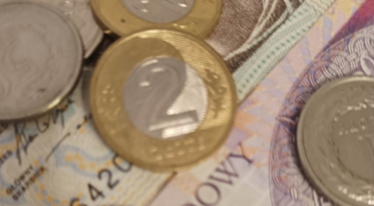 Inflacja wynosi wciąż 6 procent, a średnie oprocentowanie lokat nieco ponad 4 procent, choć są specjalne oferty z oprocentowaniem wyższym od inflacji