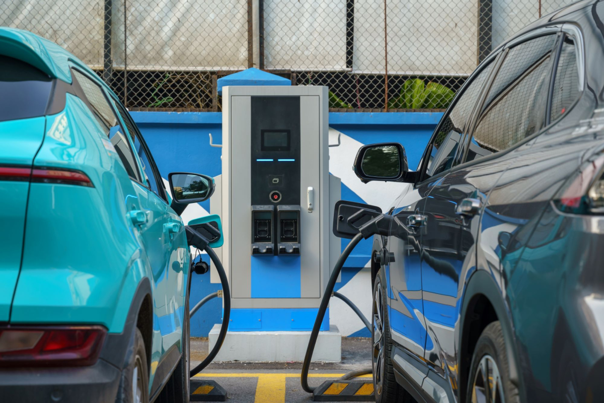 Elektryki bezpieczniejsze niż się wydaje? Statystyki pożarów zaskakują