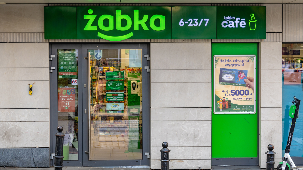 Czy Krajowa Grupa Spożywcza kupi Żabkę?