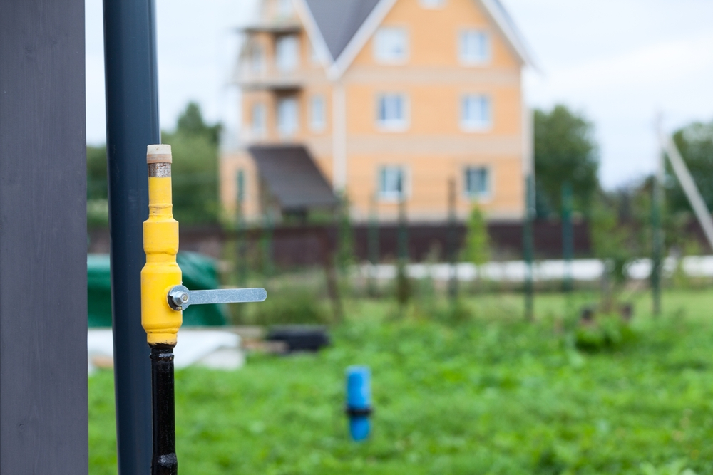 Budowa przyłączy – kiedy potrzebne pozwolenie na budowę