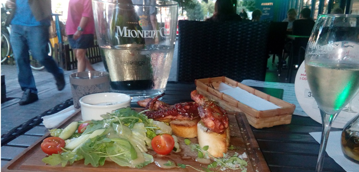 Hotelarze i restauratorzy spodziewają się, że nareszcie wróci koniunktura do branży taka jaka panowała przed pandemią; liczą przy tym na większy napływ zagranicznych gości