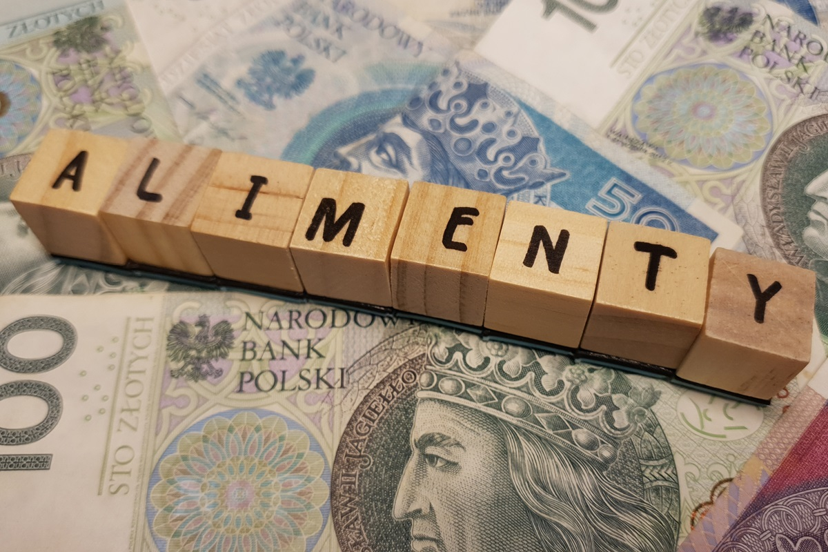 Kiedy alimenty są dochodem w pomocy społecznej?